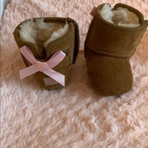 Crib bottom Ugg boots